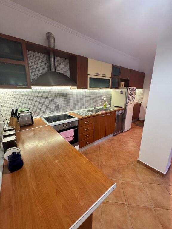 Super Apartament 2+1 për Qira (Brryli)