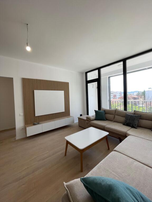 Apartament 1+1 me Qira + Post Parkimi – Ali Demi