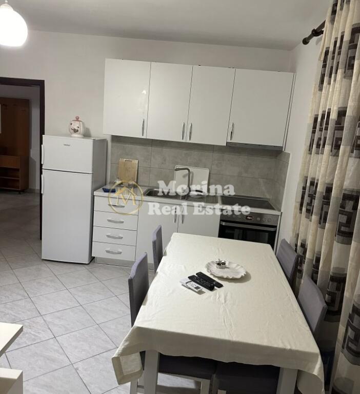 Qera, Hyrje 1+1, Komuna Parisit, Rr:”Dhimiter Shuteriqi, 480 euro/muaj