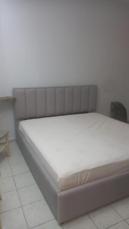 Rent, studio apartment, Electric Market, 250 euros