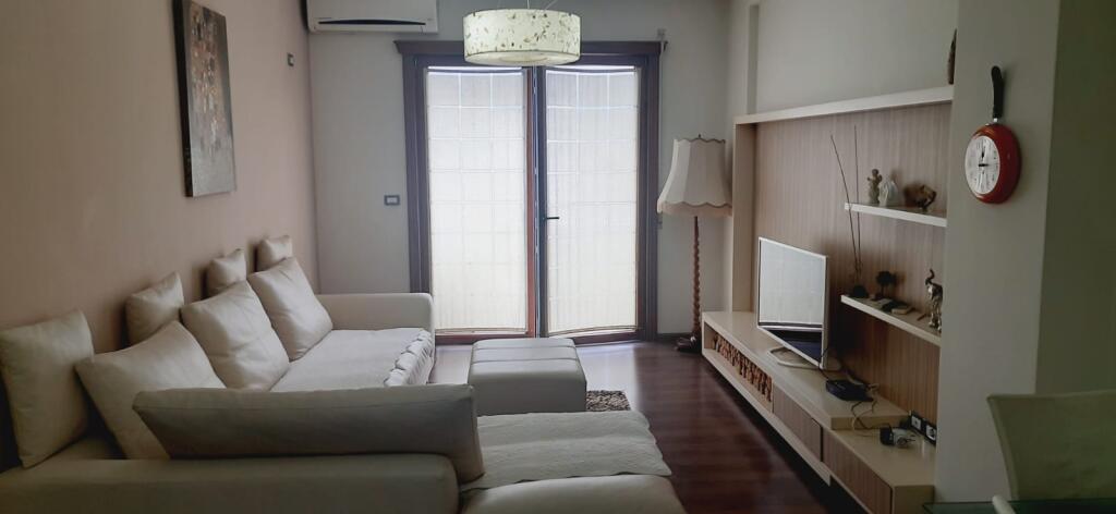 Shitet apartament 2+1 ne Astir pranë Fabrikes se Miellit!