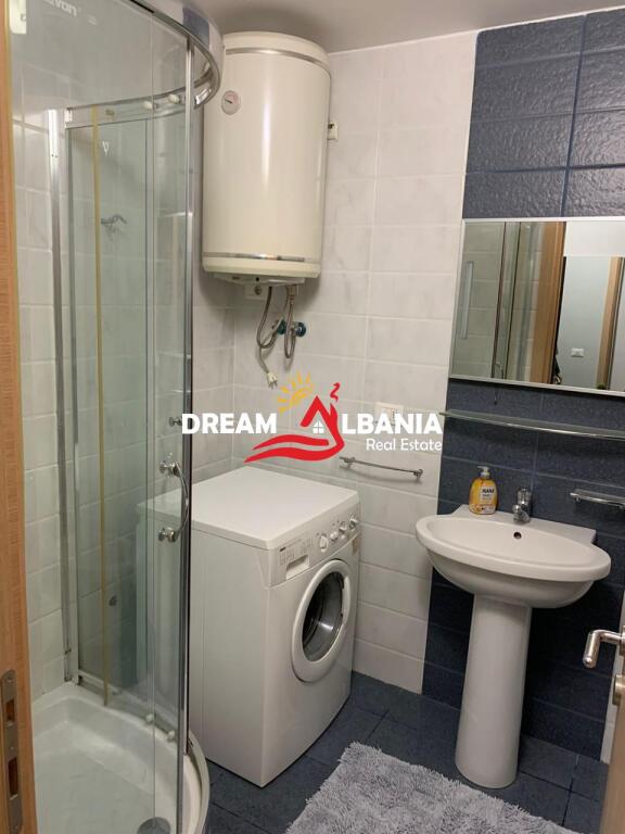 Jepet me qera apartament 2+1+2 ne Bllok prane Juridikut (ID 42215345)