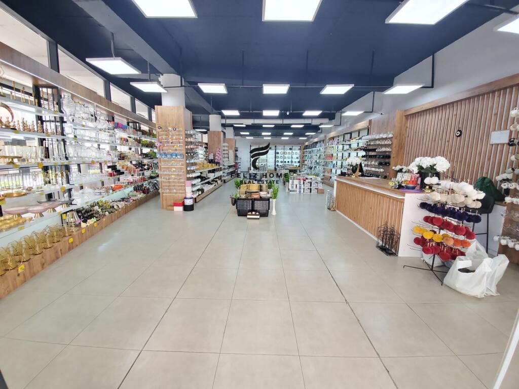 SHOP FOR SALE 413M2 PARISIT MUNICIPALITY 1,652,000 LEKE