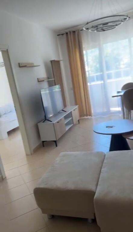 Jepet me qera apartament 1+1