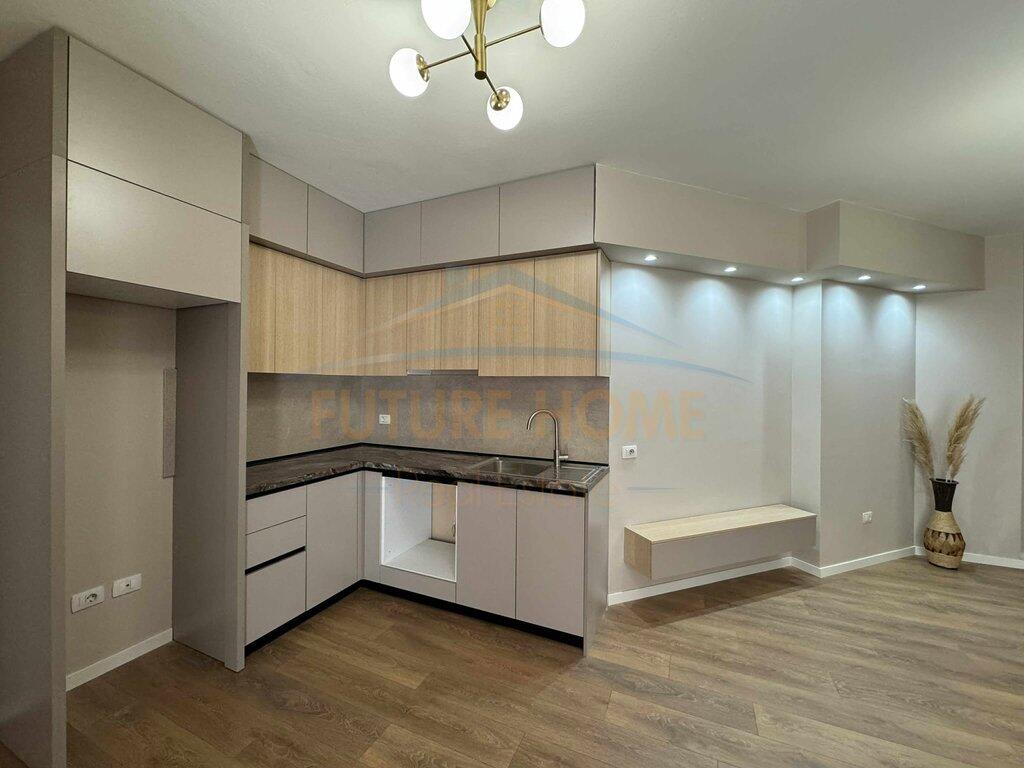 Shitet, Apartament 2+1, Yzberisht, Tiranë.