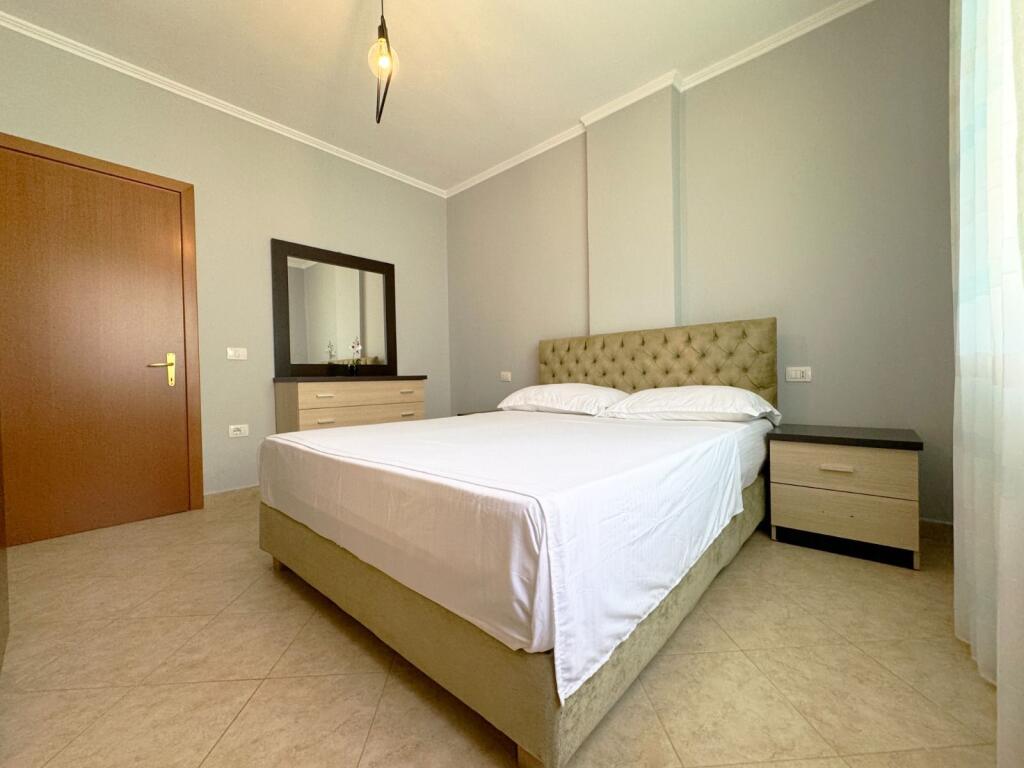 SHITET APARTAMENT 1+1 NE PLAZHIN E MALI ROBIT
