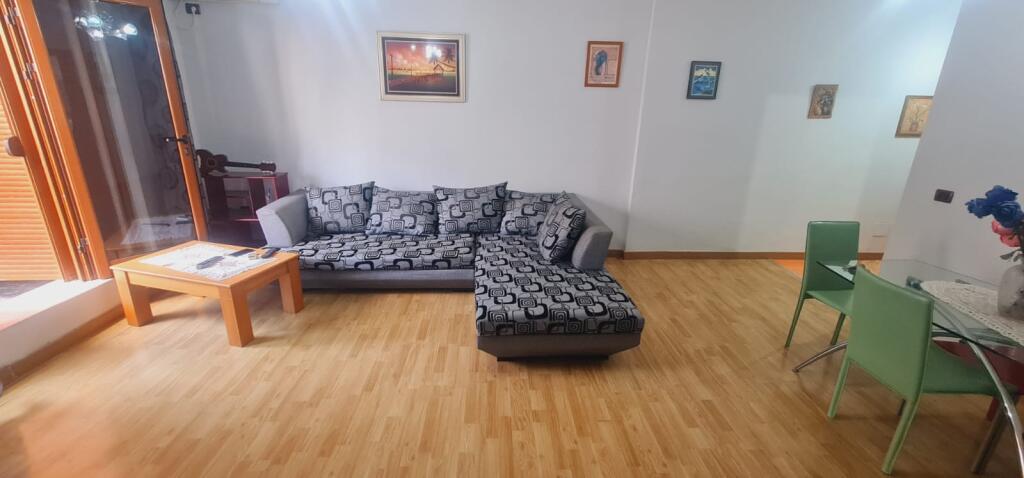 JEPET ME QERA APARTAMENT 2+1 NE LAPARAKE!