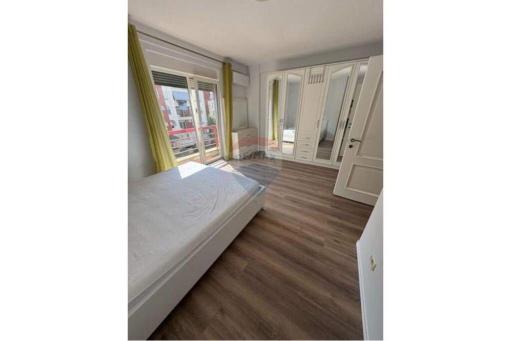 APARTAMENT 2+1 ME QIRA, LIQENI I THATE.