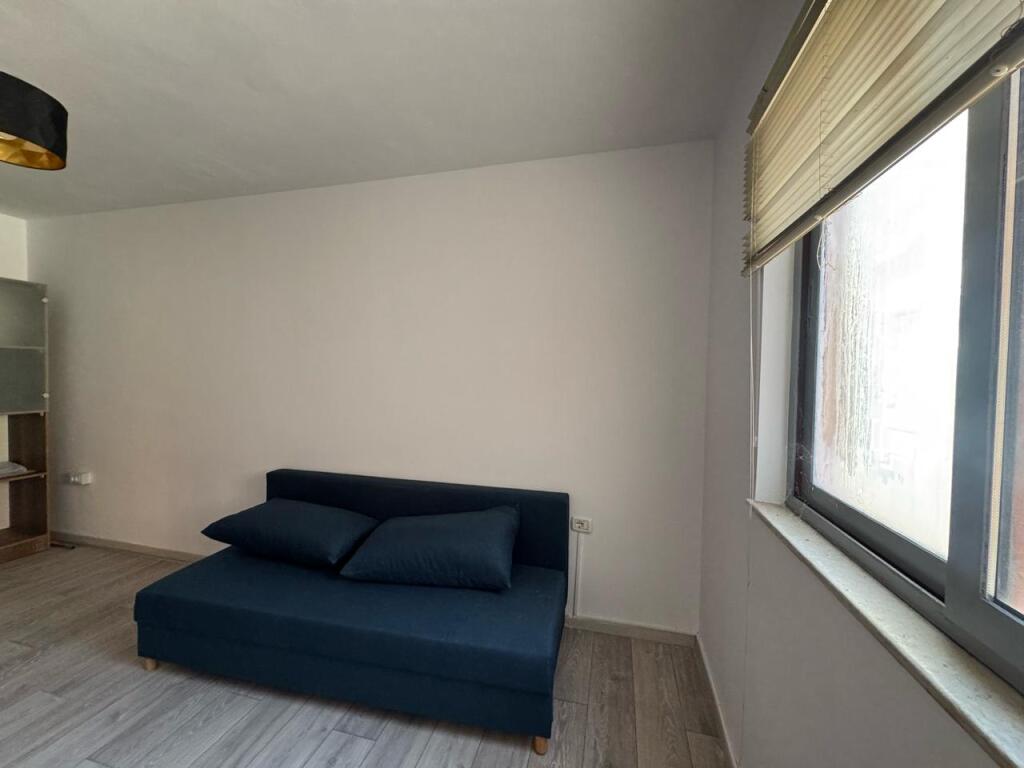 📍 Jepet me Qira Ambient Bosh – Myslym Shyri, Tiranë 	•	Çmimi: 800 €/muaj  