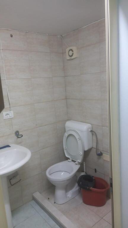 Rent, studio apartment, Electric Market, 250 euros