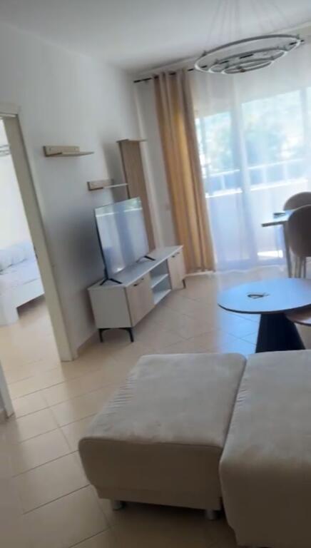 Jepet me qera apartament 1+1