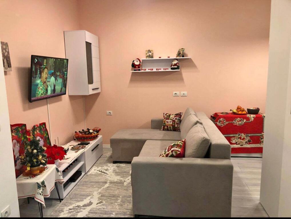 Shitet apartament 1+1 5 Maji