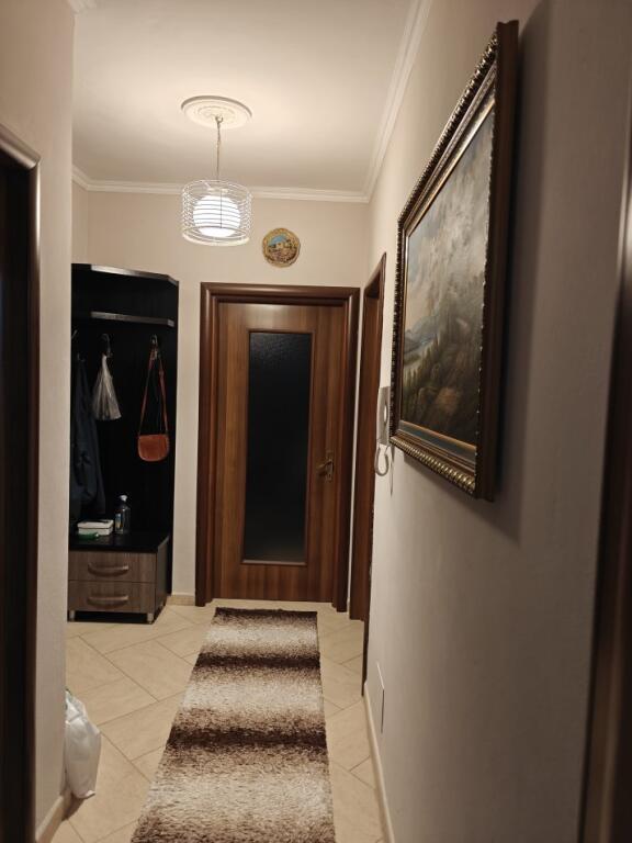 Jepet me qera apartament 2+1+Garazhdin,Do. bosko