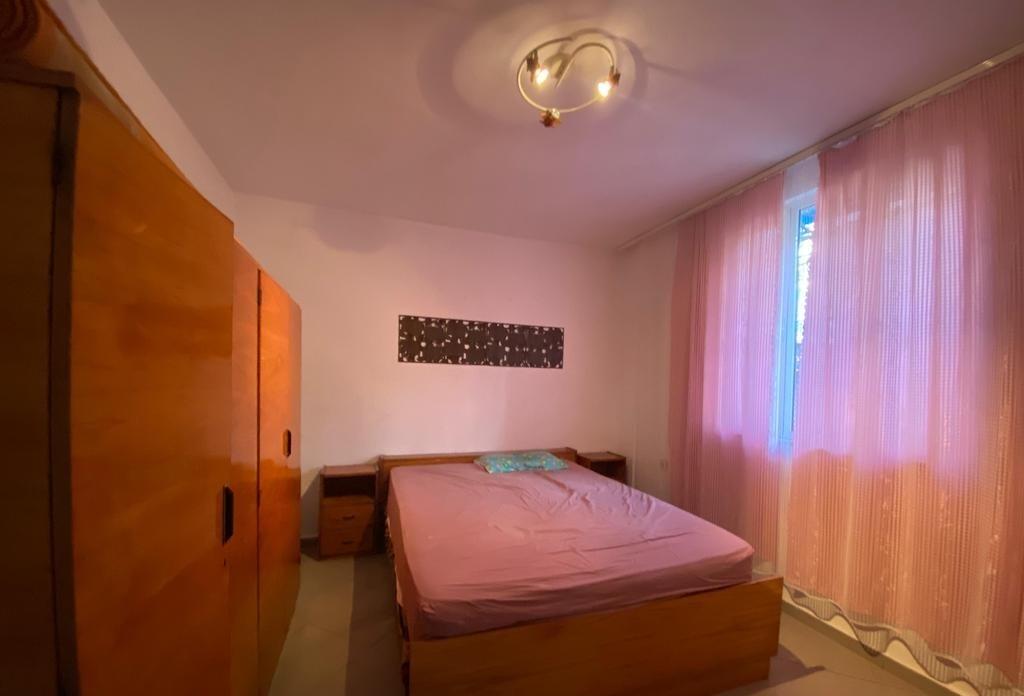 Casa privata a Laprakë vicino a KMY