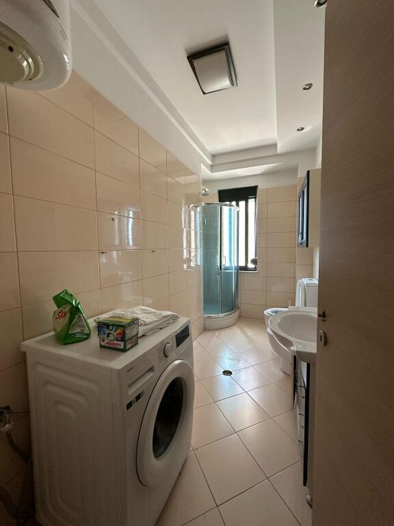 APARTAMENT 2+1+ POST PARKIMI LIQENI I THATE 600 EURO