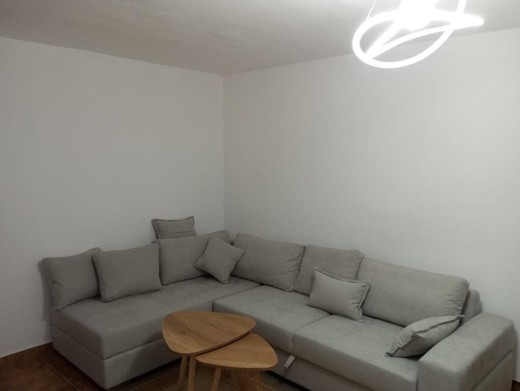 Apartament 2+1 tek Pazari i Ri