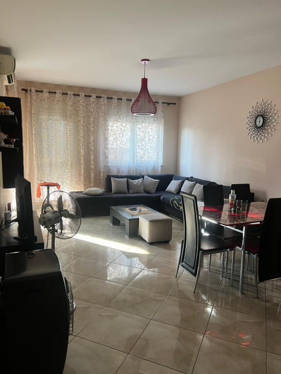 Apartament Per Shitje 2+1+2 Ne Xhamllik (ID B120716) Tirane