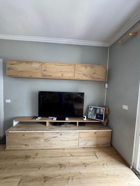Jepet apartament 2+1+2 vende parkimi me qera tek Kika 2