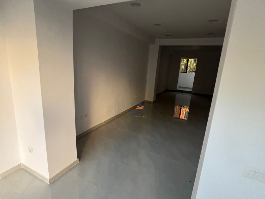 BUSINESS PREMISES FOR RENT 65M2 FIRST LINE "21 DHJETORI" 1700 EURO