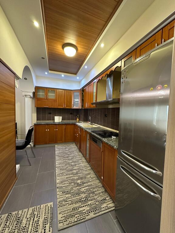 APARTAMENT 2+1+ POST PARKIMI LIQENI I THATE 600 EURO
