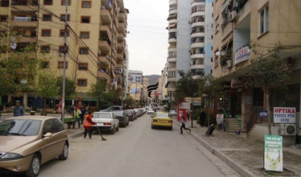 APARTAMENT ME QERA 1+1 KOMUNA PARISIT 550 EURO