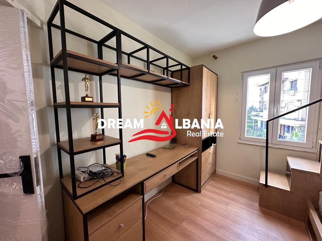 Villa Privata su Due Piani in Vendita nella zona di Kinostudio vicino alla scuola Gjon Buzuku (ID 4141027)