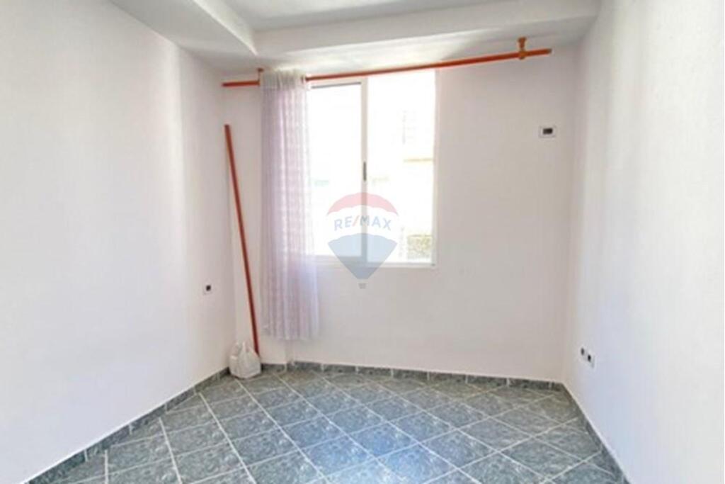 SHITET, APARTAMENT 2+1, FRESKU, TIRANË