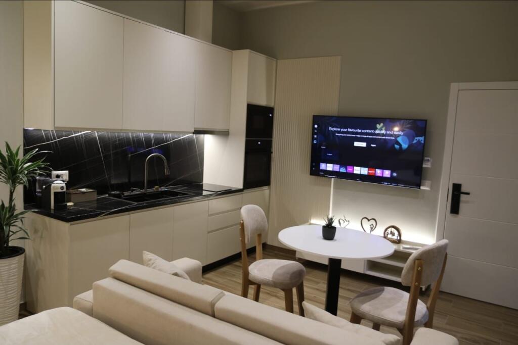 SHITEN 2 GARSONIERE 75 M2 MUHAMET GJOLLESHA 260.000 EURO