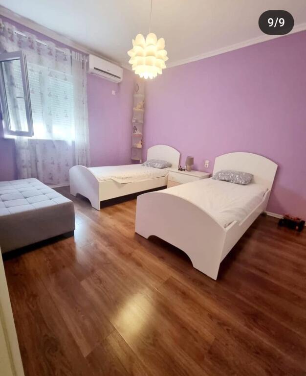 Affittasi appartamento 3+1+2 tr Rr. E Kavajes te xhamia
