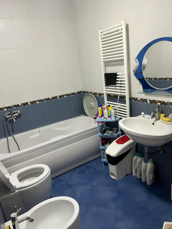 Apartament Per Shitje 2+1+2 Ne Xhamllik (ID B120716) Tirane