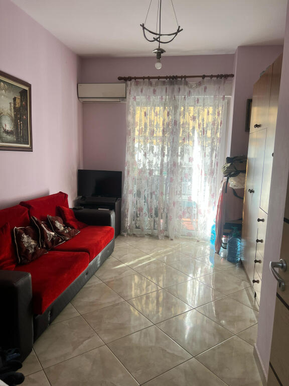 Apartament Per Shitje 2+1+2 Ne Xhamllik (ID B120716) Tirane
