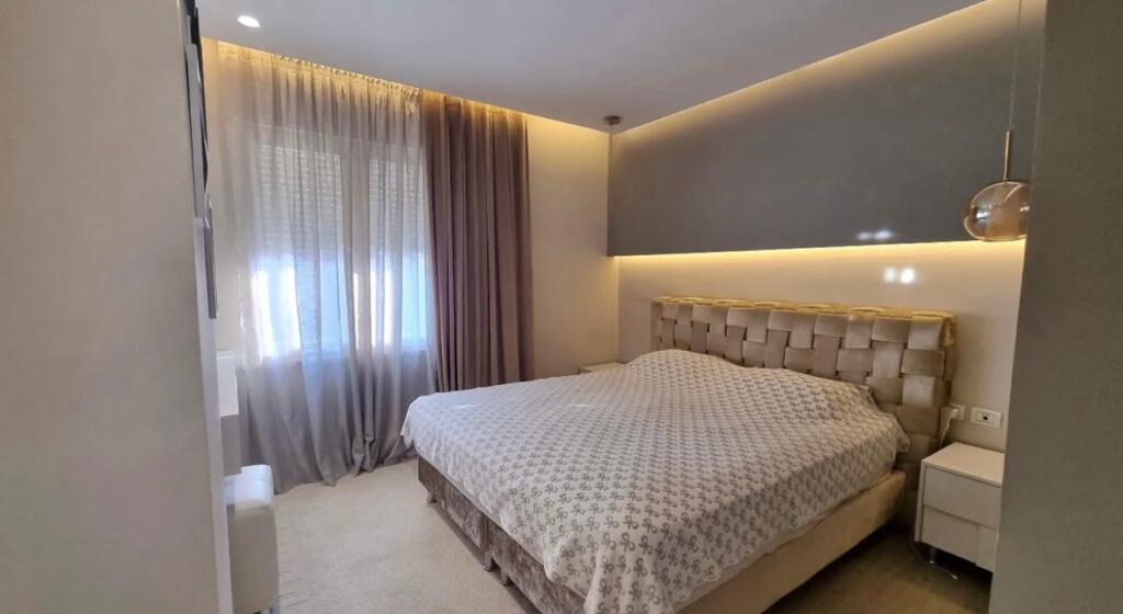 JEPET ME QIRA APARTAMENT 2+1+2 + POST PARKIM Komuna e Parisit