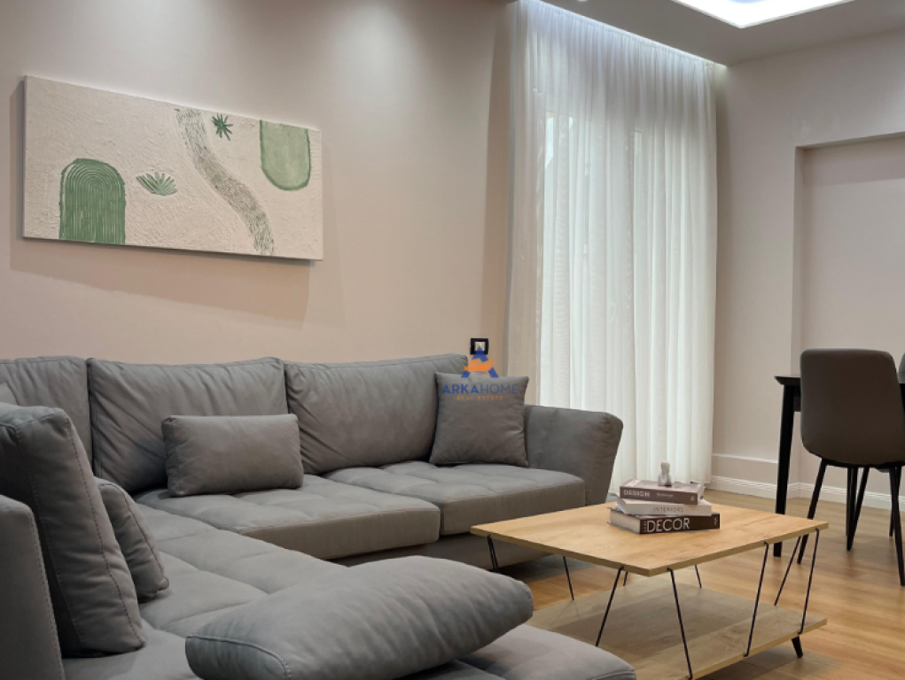 JEPET APARTAMENT 2+1 ME QERA" PERBALLE KOMPLEKSIT DELIJORGJI" 850 EURO