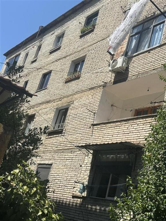 Appartamento 1+1 in vendita a Kombinat, da ristrutturare