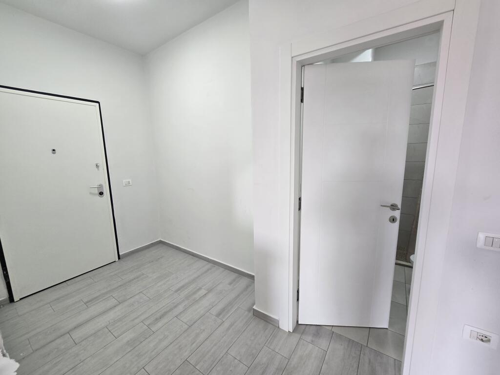 Apartment for Rent in Center, Opposite Toptani
