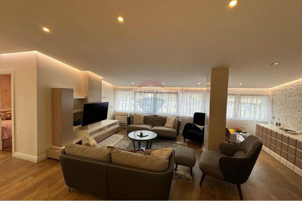 Jepet me qera apartament 3+1 (papafingo).