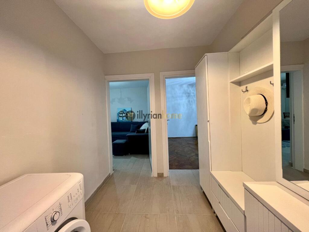 Jepet me qira Apartament 3+1, Rruga "Fortuzi", Tiranë