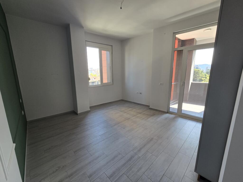 Apartment for Rent in Center, Opposite Toptani