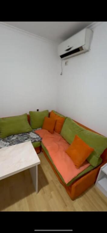 For rent entrance 1+1
