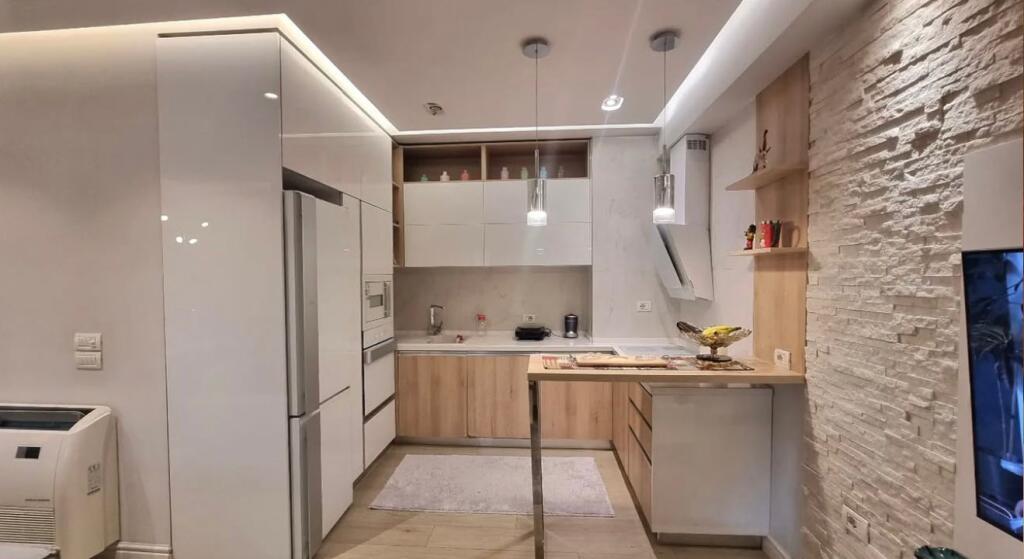 JEPET ME QIRA APARTAMENT 2+1+2 + POST PARKIM Komuna e Parisit