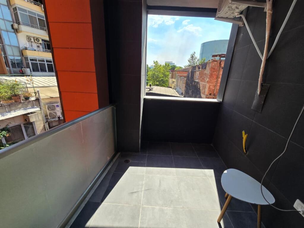 Apartment for Rent in the Center, Opposite Toptani