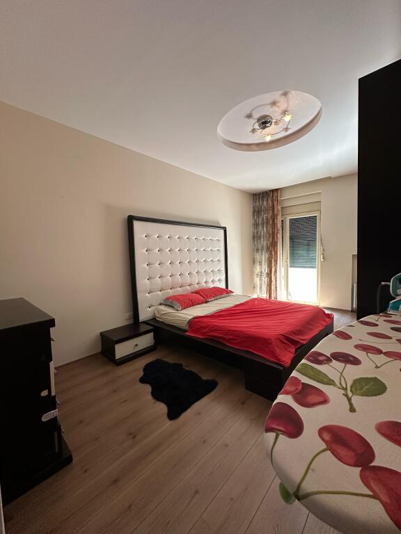 APARTAMENT 2+1+ POST PARKIMI LIQENI I THATE 600 EURO