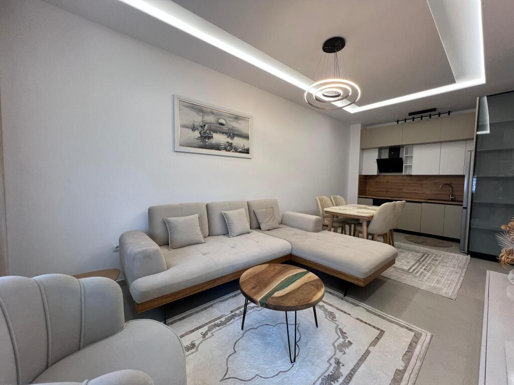 🏠JEPET ME QIRA Apartament 2+1+Post Parkimi 📍Adresa: Rezidenca Henke, prane Spitalit Amerikan 3