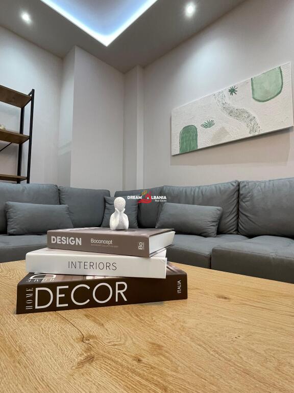 Appartamento 2+1+2 con Veranda in Vendita in via Kavaja vicino a Deliorgjit (ID 41212039)