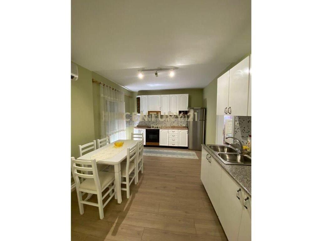 🏡 3-Bedroom Apartment for Rent – Xhamlliku, near Shtraus Square