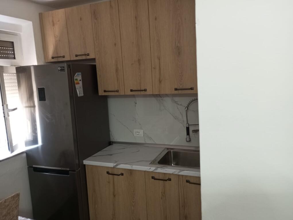 Apartament 2+1 tek Pazari i Ri