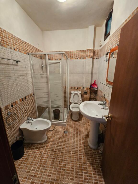VENDESI APPARTAMENTO 2+1 VICINO AL QUARTIERE 5 DURRES