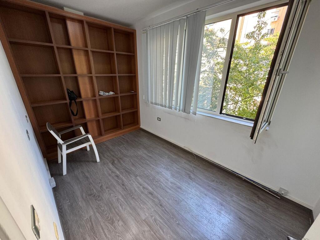📣Qera, Ambjent per Zyra  📍Rruga e Kavajes💶 Cmimi 1200 euro ne muaj