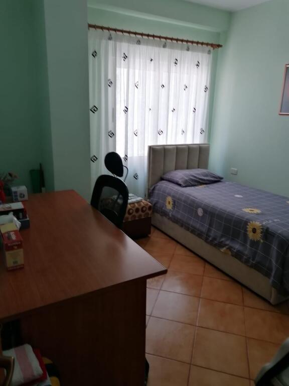 Jepet me qera apartament 3+1, Komuna Parisit