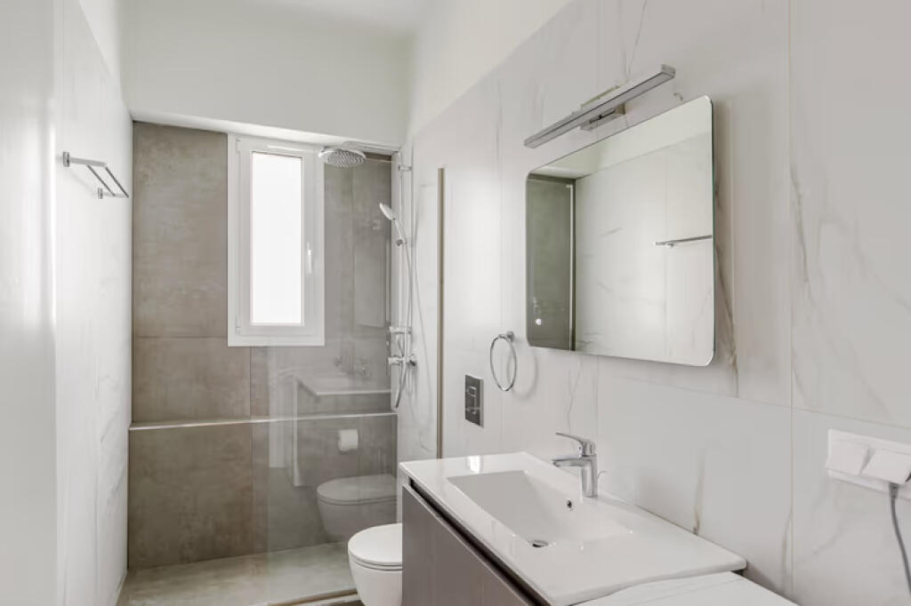 Apartment For Rent 1+1 at Red School (ID B2101217) Tirana